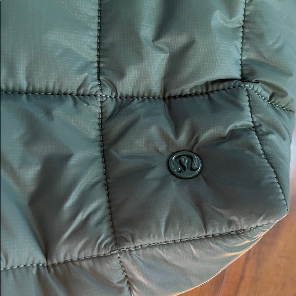 lululemon athletica Quilted Grid Tote Bag - Picture 4 of 8